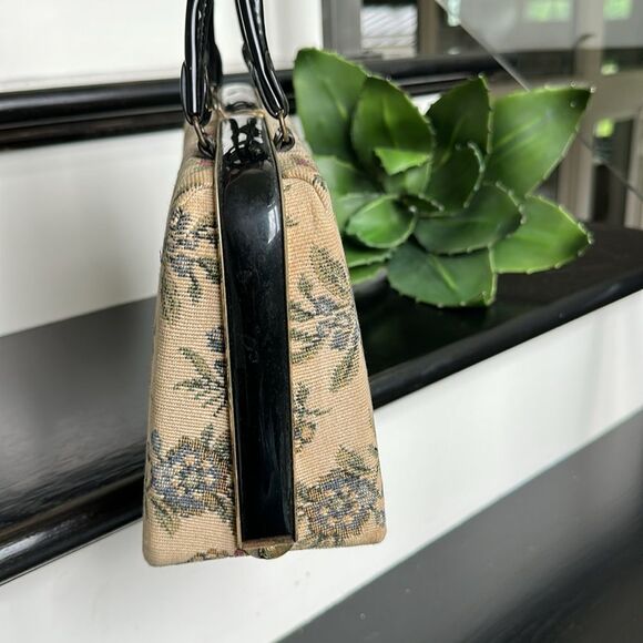 Dover vintage tapestry needlepoint floral satchel hinge top purse - Picture 5 of 10